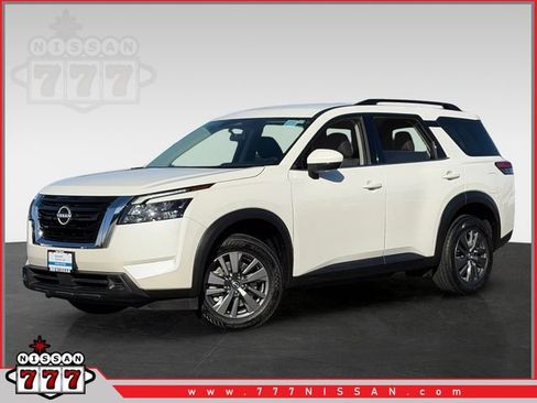 Certified 2024 Nissan Pathfinder SV FWD image 1
