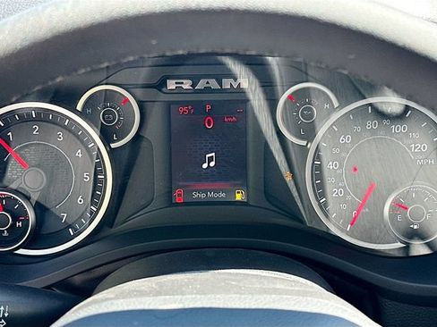 New 2026 RAM 1500 Big Horn AWD/4WD image 13