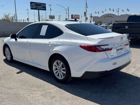 Used 2025 Toyota Camry LE w/ Convenience Package image 4