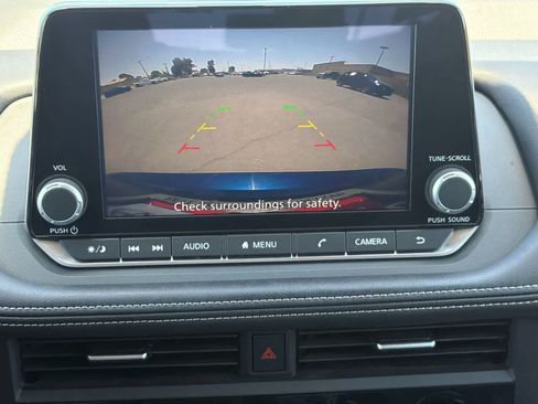 Used 2025 Nissan Rogue SV AWD/4WD image 22