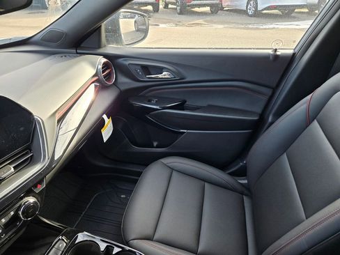 New 2026 Chevrolet Trax RS w/ Sunroof Package image 9