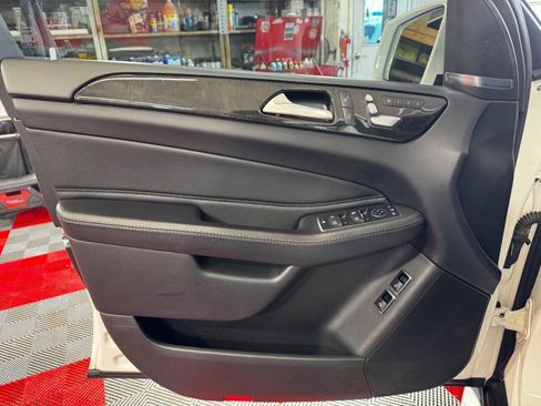 Used 2017 Mercedes-Benz GLS 450 4MATIC image 18