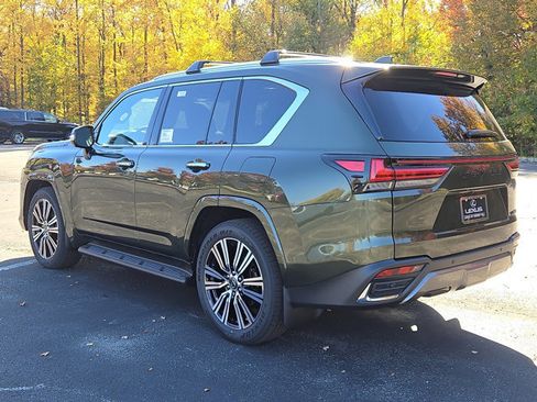 New 2025 Lexus LX 600 4WD w/ Luxury Package image 3