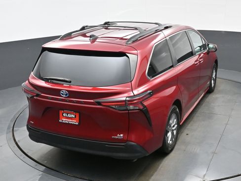 Used 2021 Toyota Sienna LE image 41
