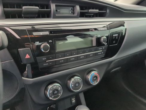 Used 2015 Toyota Corolla L FWD image 13