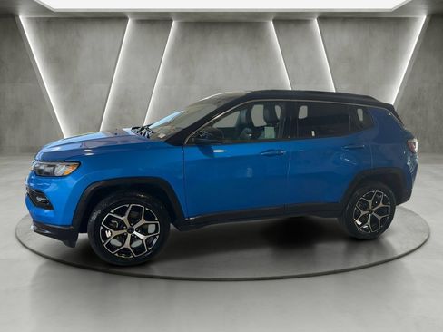 Used 2025 Jeep Compass Limited AWD/4WD image 8