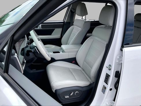 Used 2025 Hyundai Santa Fe Limited FWD image 8