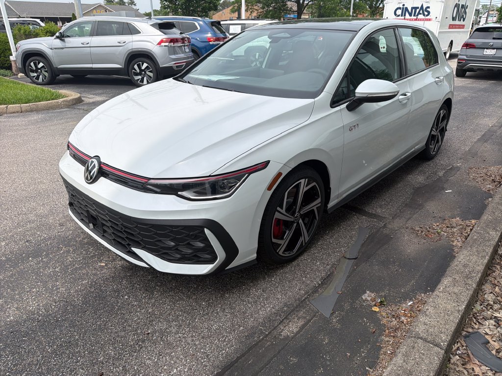 New 2026 Volkswagen GTI SE FWD image 3