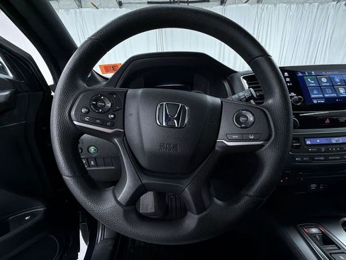 Used 2022 Honda Pilot Sport image 25