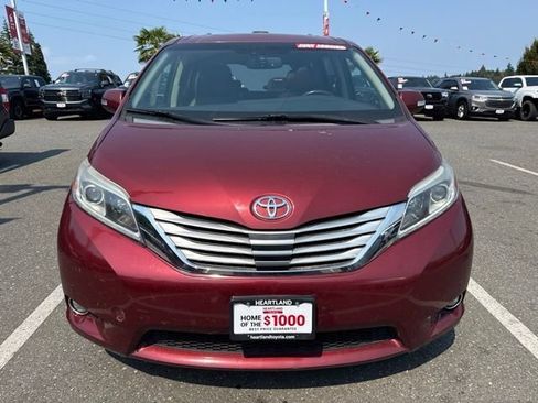 Used 2015 Toyota Sienna Limited Premium w/ Advanced Technology Package FWD image 2