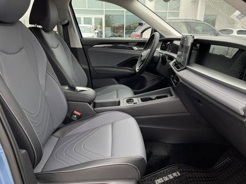 New 2026 Volkswagen Tiguan SE image 23