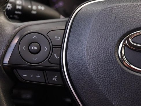 Used 2020 Toyota RAV4 XLE Premium FWD image 13