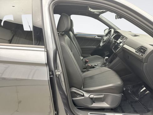 Used 2024 Volkswagen Tiguan SE R-Line AWD/4WD image 17