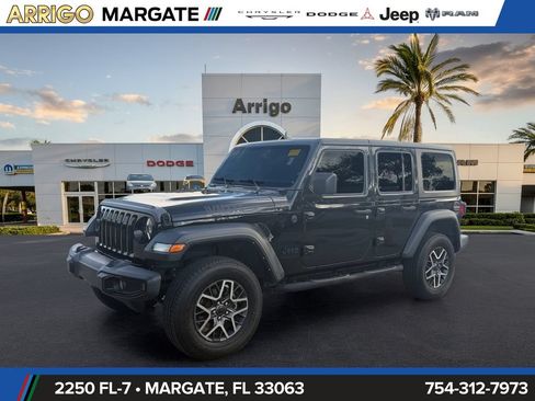 Used 2023 Jeep Wrangler Unlimited Sport AWD/4WD image 3