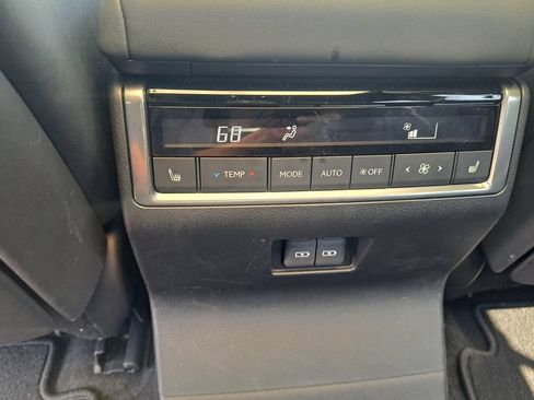 Used 2025 Lexus GX 550 w/ Accessory Package (2T) AWD/4WD image 34