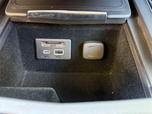 Certified 2022 Cadillac XT4 Premium Luxury w/ Technology Package image 26