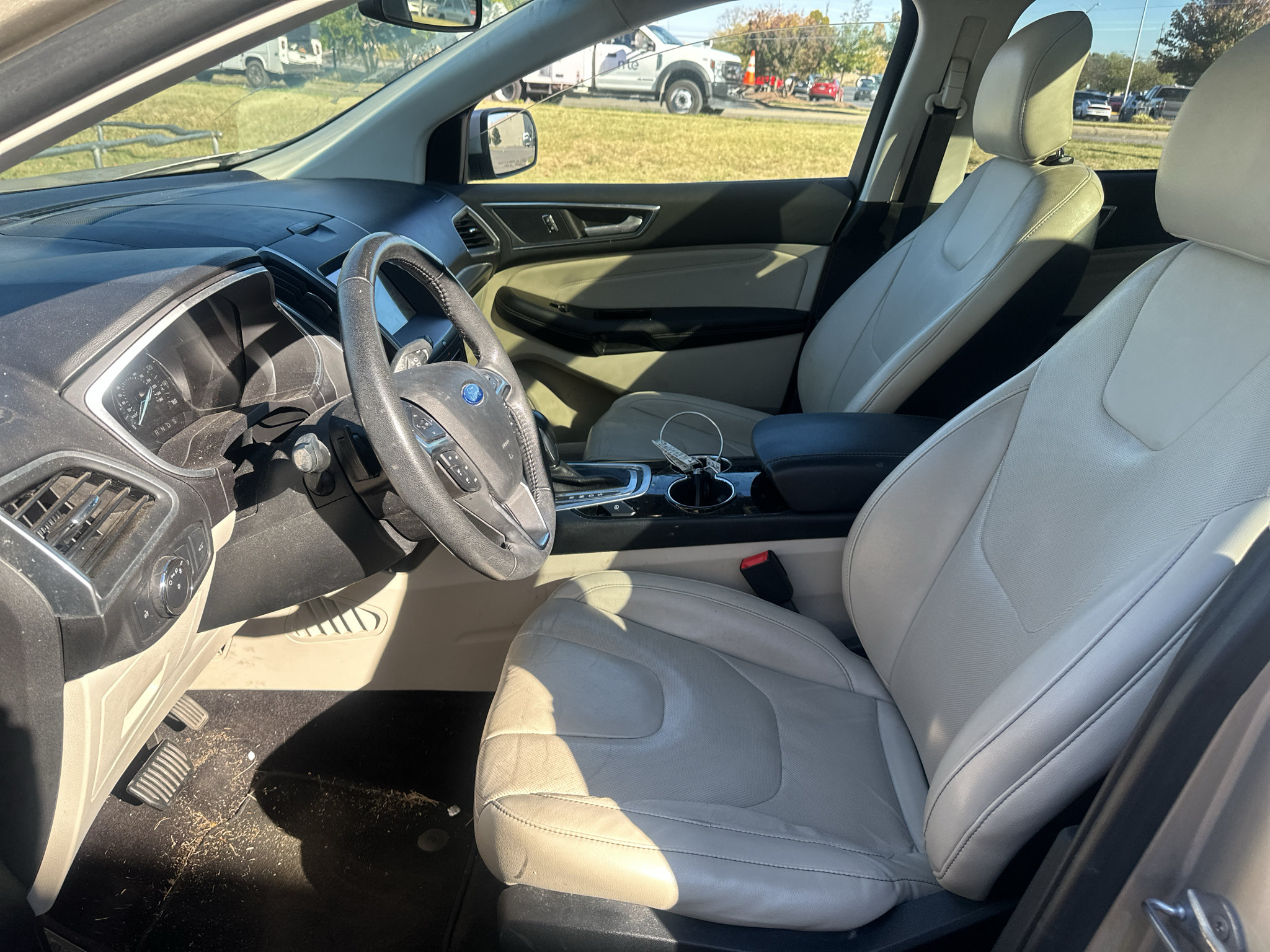 Used 2017 Ford Edge Titanium w/ Equipment Group 301A FWD image 19