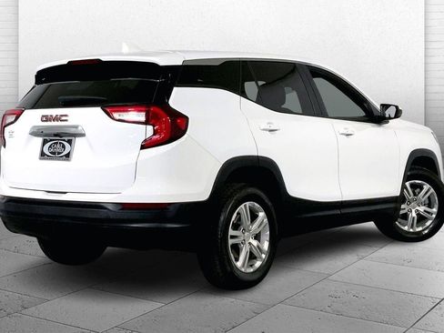 Used 2024 GMC Terrain SLE image 12