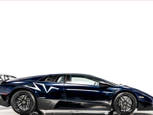 Used 2010 Lamborghini Murcielago LP 670-4 SV image 2