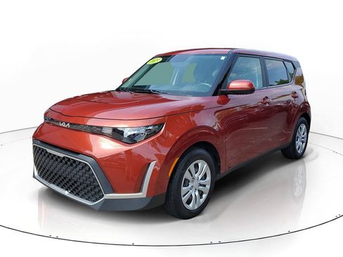 Certified 2023 Kia Soul LX FWD image 3