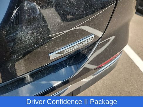 Used 2018 Chevrolet Equinox Premier FWD image 13
