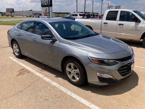 Used 2023 Chevrolet Malibu LS FWD image 9