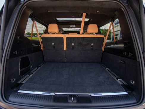 Used 2025 Jeep Grand Wagoneer L Series III w/ Rear Seat Video Group 1 AWD/4WD image 15