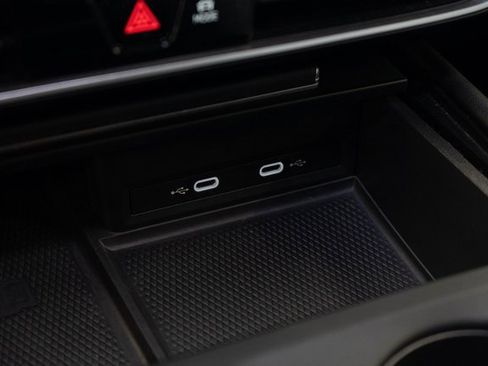 Used 2024 Volkswagen Atlas Cross Sport SE image 23