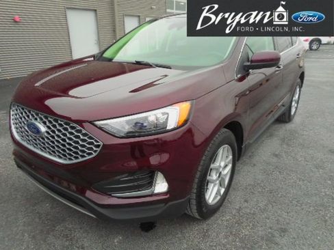 Used 2024 Ford Edge SEL w/ Convenience Package image 3