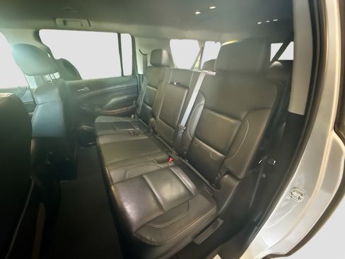 Used 2019 Chevrolet Suburban LT image 28