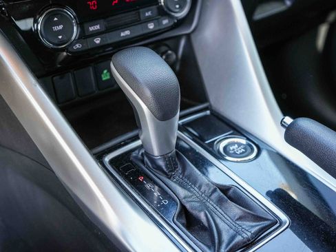 Used 2020 Mitsubishi Eclipse Cross ES AWD/4WD image 20