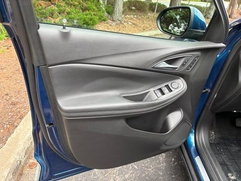 Used 2020 Buick Encore GX Essence FWD image 14