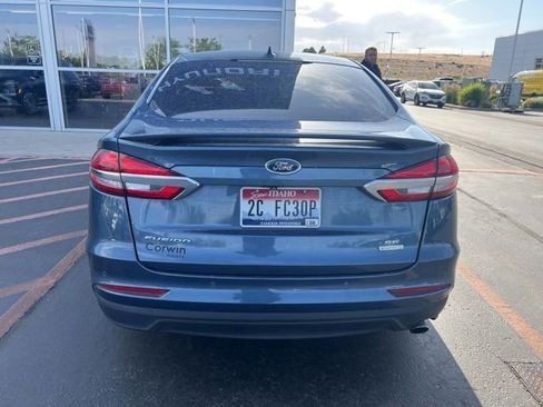 Used 2019 Ford Fusion SE w/ Equipment Group 151A FWD image 4