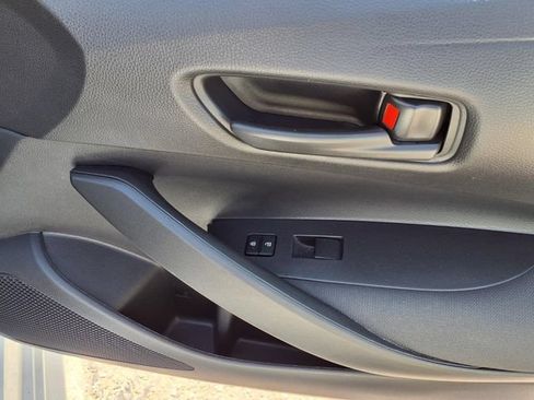 Used 2022 Toyota Corolla LE FWD image 27