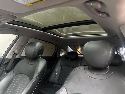 Used 2018 Genesis G80 3.8 w/ Option Group 02 image 11