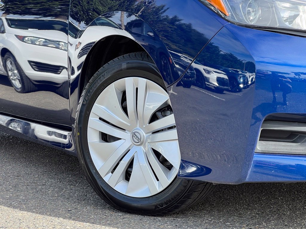 Used 2025 Nissan Leaf S FWD image 2