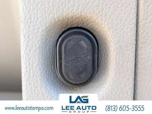 Used 2015 Cadillac Escalade Premium image 13