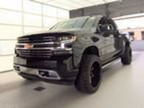 Used 2022 Chevrolet Silverado 1500 High Country w/ Technology Package AWD/4WD image 1