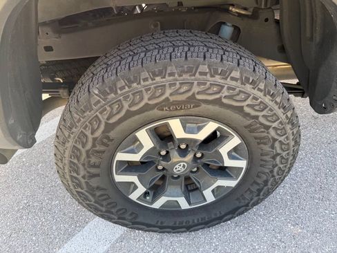 Used 2023 Toyota Tacoma TRD Off-Road w/ Technology Package AWD/4WD image 9