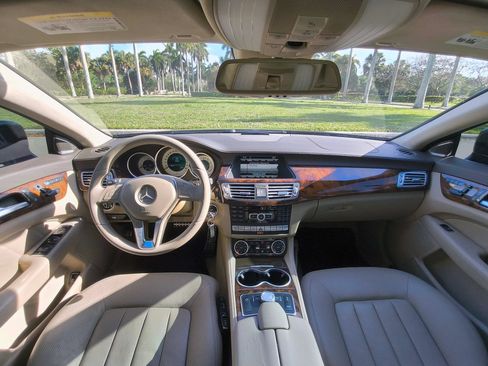 Used 2013 Mercedes-Benz CLS 550 4MATIC image 8