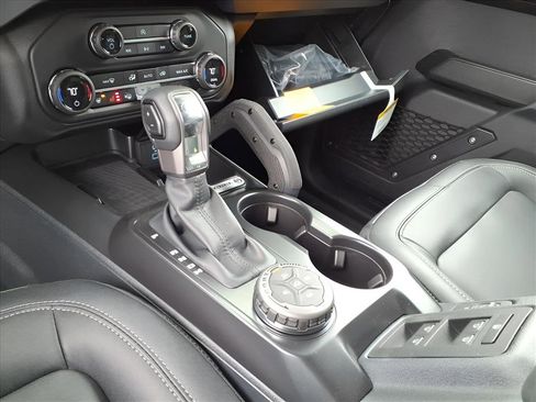 New 2025 Ford Bronco Badlands w/ Sasquatch Package image 13