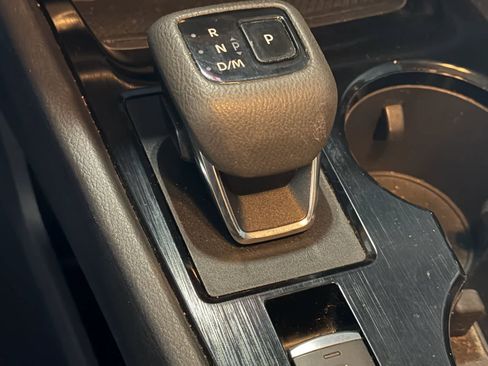 Certified 2022 Nissan Rogue SV image 16