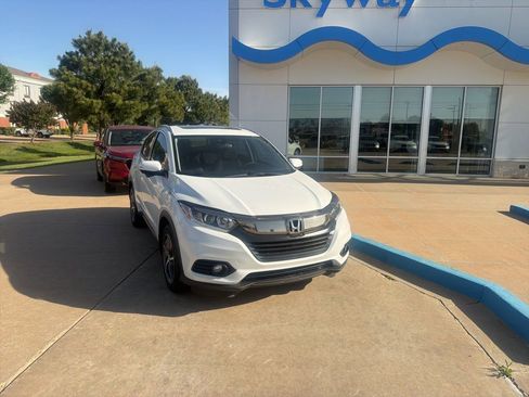 Used 2021 Honda HR-V EX image 2