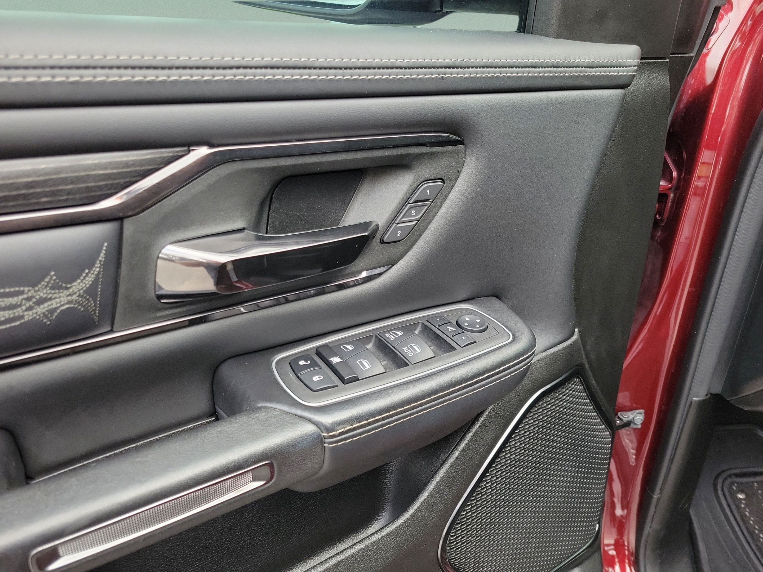 Used 2023 RAM 1500 Limited w/ Body Color Bumper Group AWD/4WD image 15