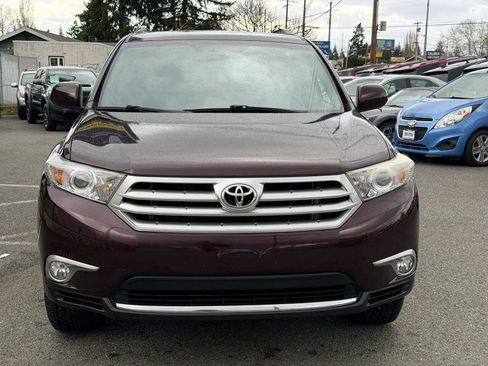 Used 2013 Toyota Highlander Plus AWD/4WD image 9