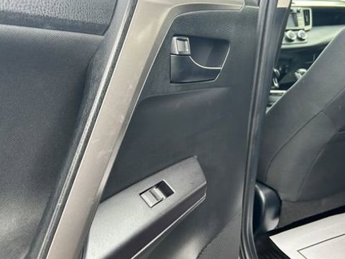 Used 2018 Toyota RAV4 LE w/ All Weather Liner Package AWD/4WD image 31