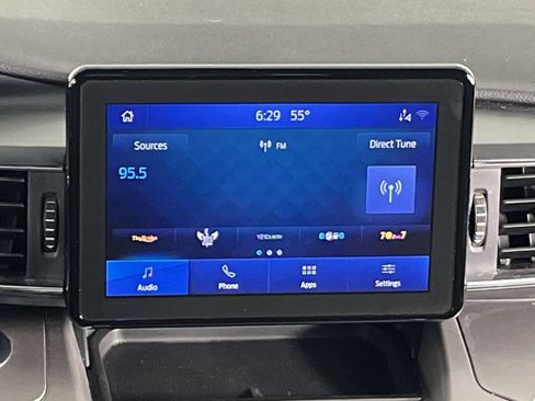 Used 2021 Ford Explorer XLT w/ Equipment Group 202A AWD/4WD image 16