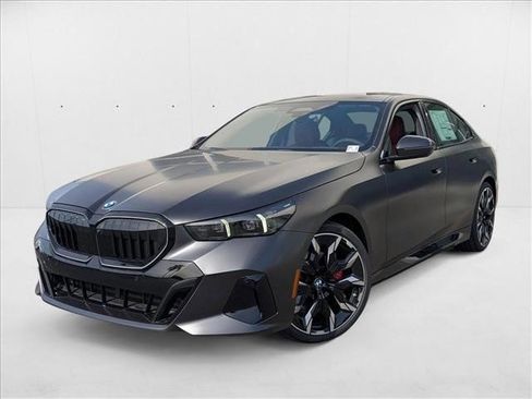 Used 2026 BMW 530i w/ M Sport Package image 1