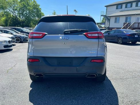 Used 2018 Jeep Cherokee Latitude Plus w/ Comfort/Convenience Group FWD image 5