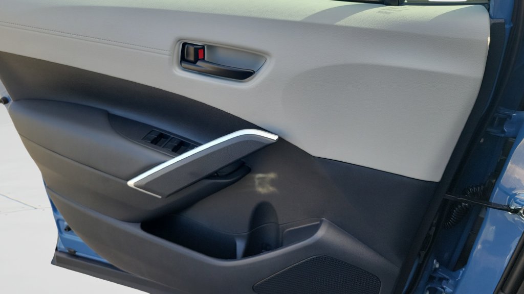 New 2026 Toyota Corolla Cross LE FWD image 17